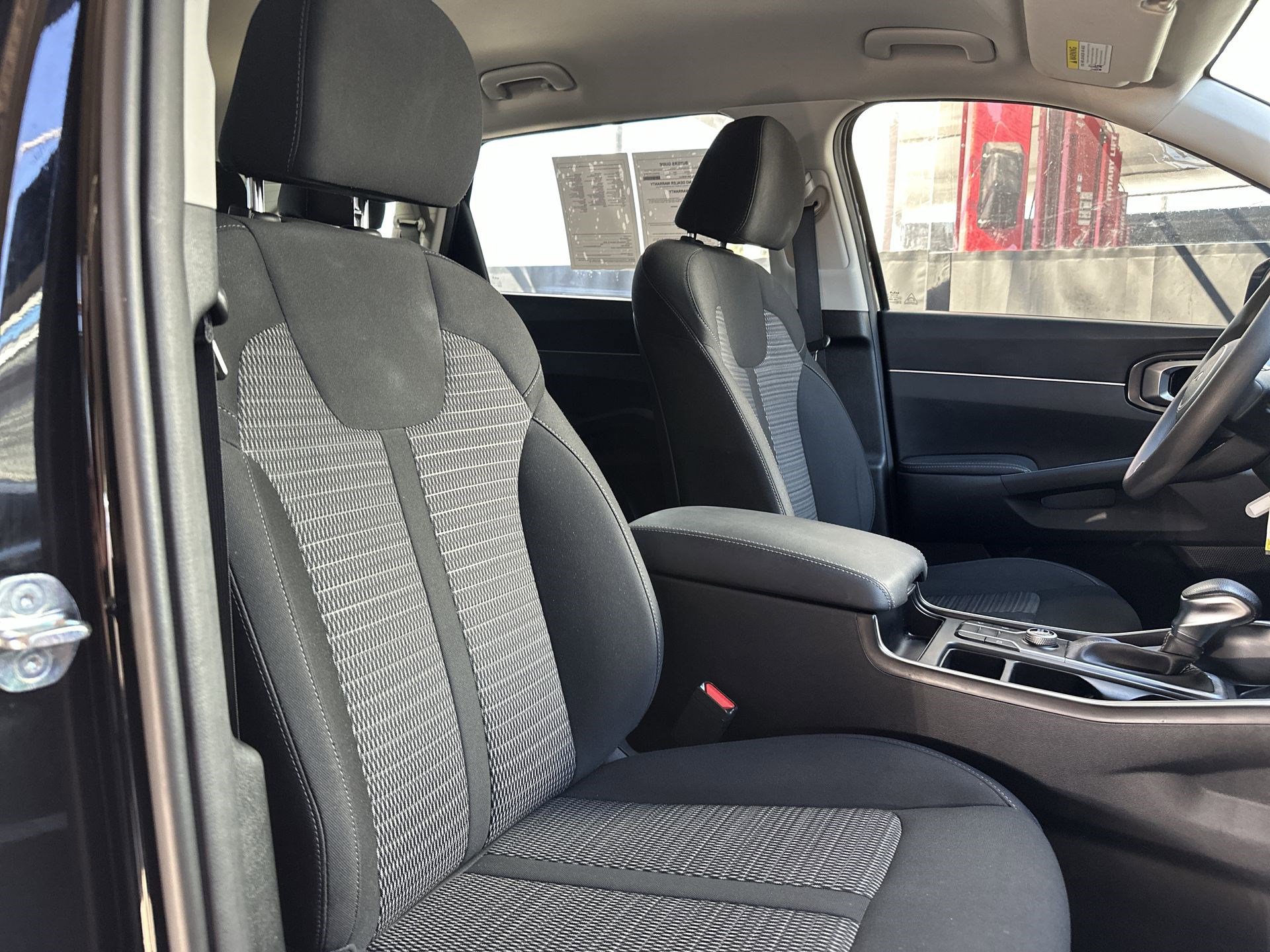 Used 2023 Kia Sorento LX image 24