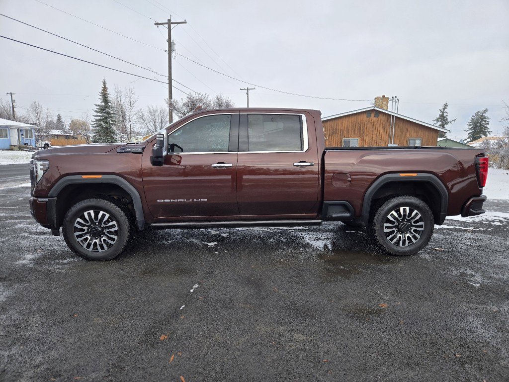Used 2024 GMC Sierra 2500 Denali Ultimate image 9