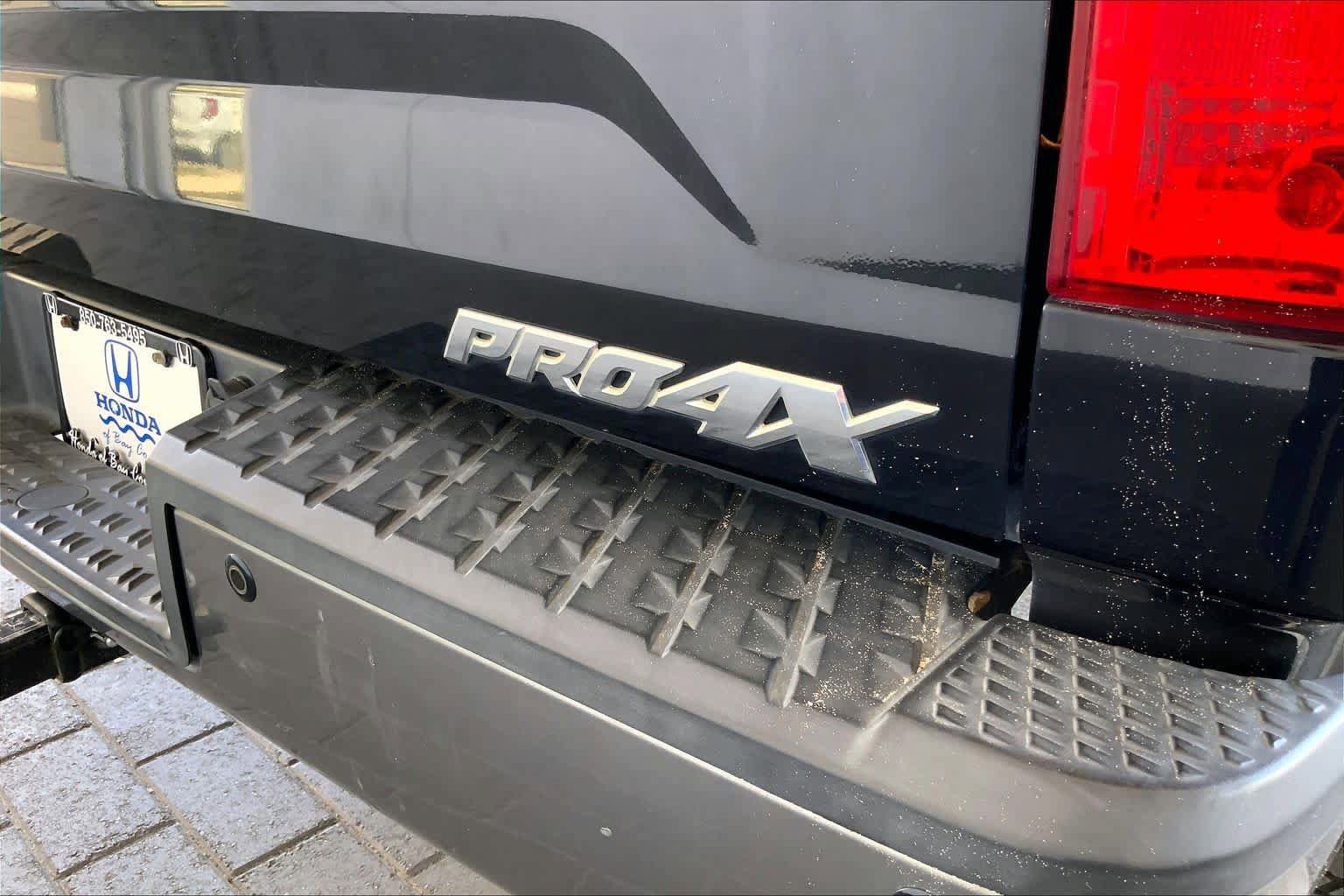 Used 2016 Nissan Titan PRO-4X image 10