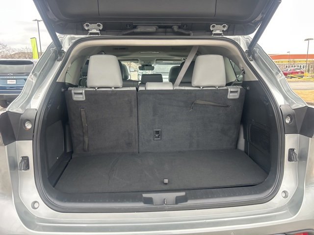 Used 2023 Toyota Highlander Limited image 31