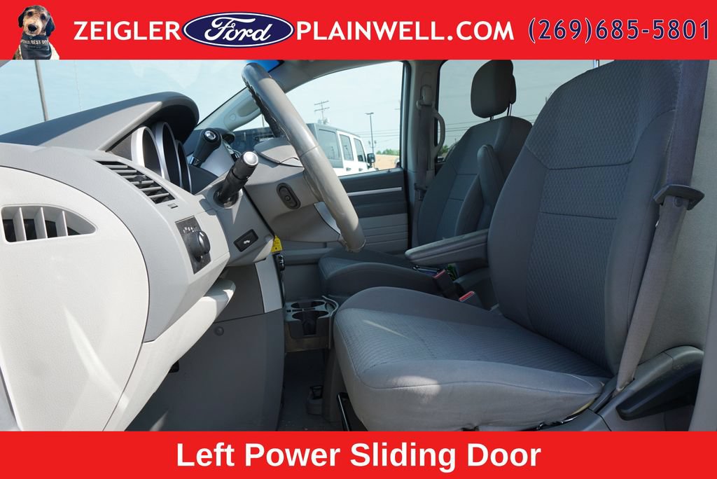 Used 2010 Dodge Grand Caravan Hero w/ Popular Equipment Group FWD image 9