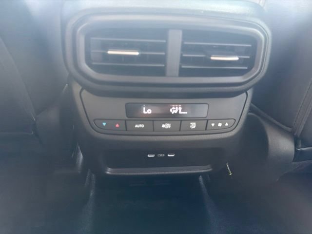 Used 2025 Honda Pilot Touring image 34