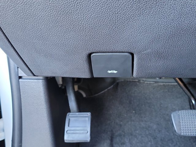 Used 2016 Chevrolet Colorado LT w/ LT Convenience Package image 25