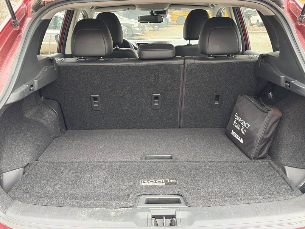 Certified 2022 Nissan Rogue Sport SL w/ Premium Package image 11