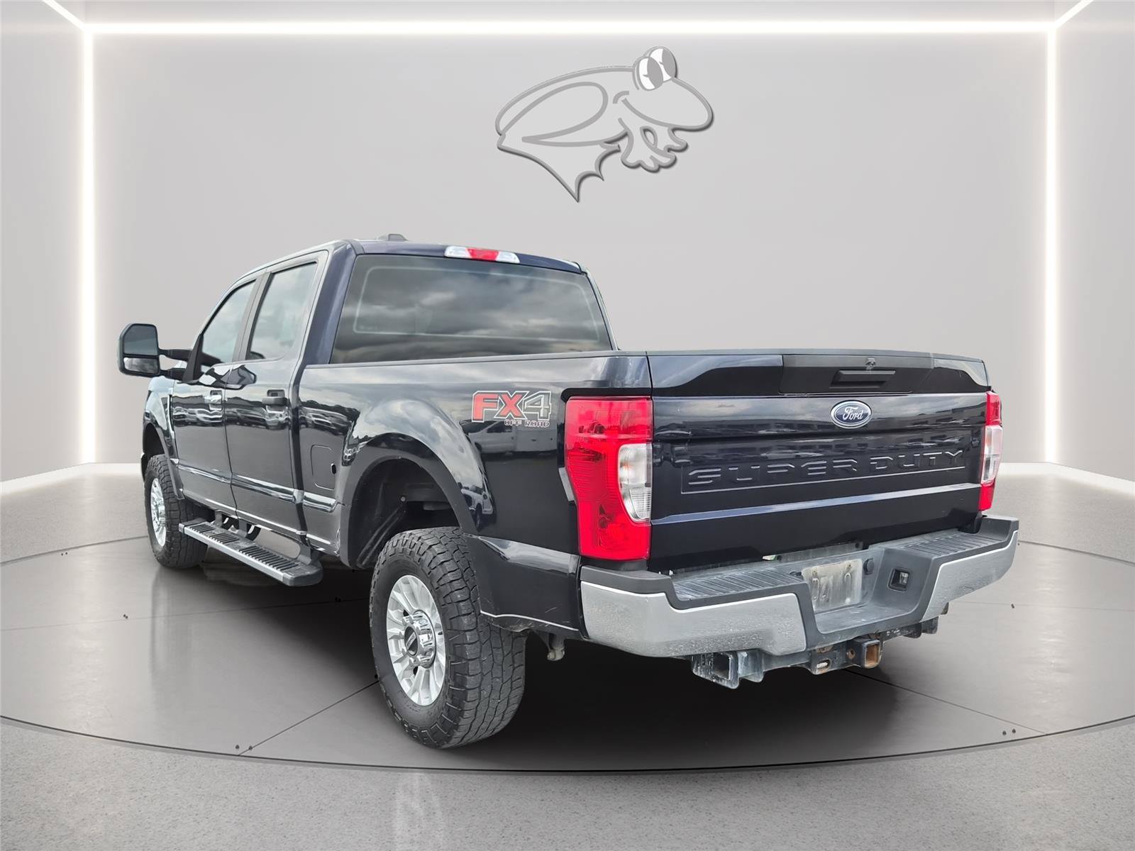 Used 2021 Ford F250 XL w/ STX Appearance Package AWD/4WD image 3