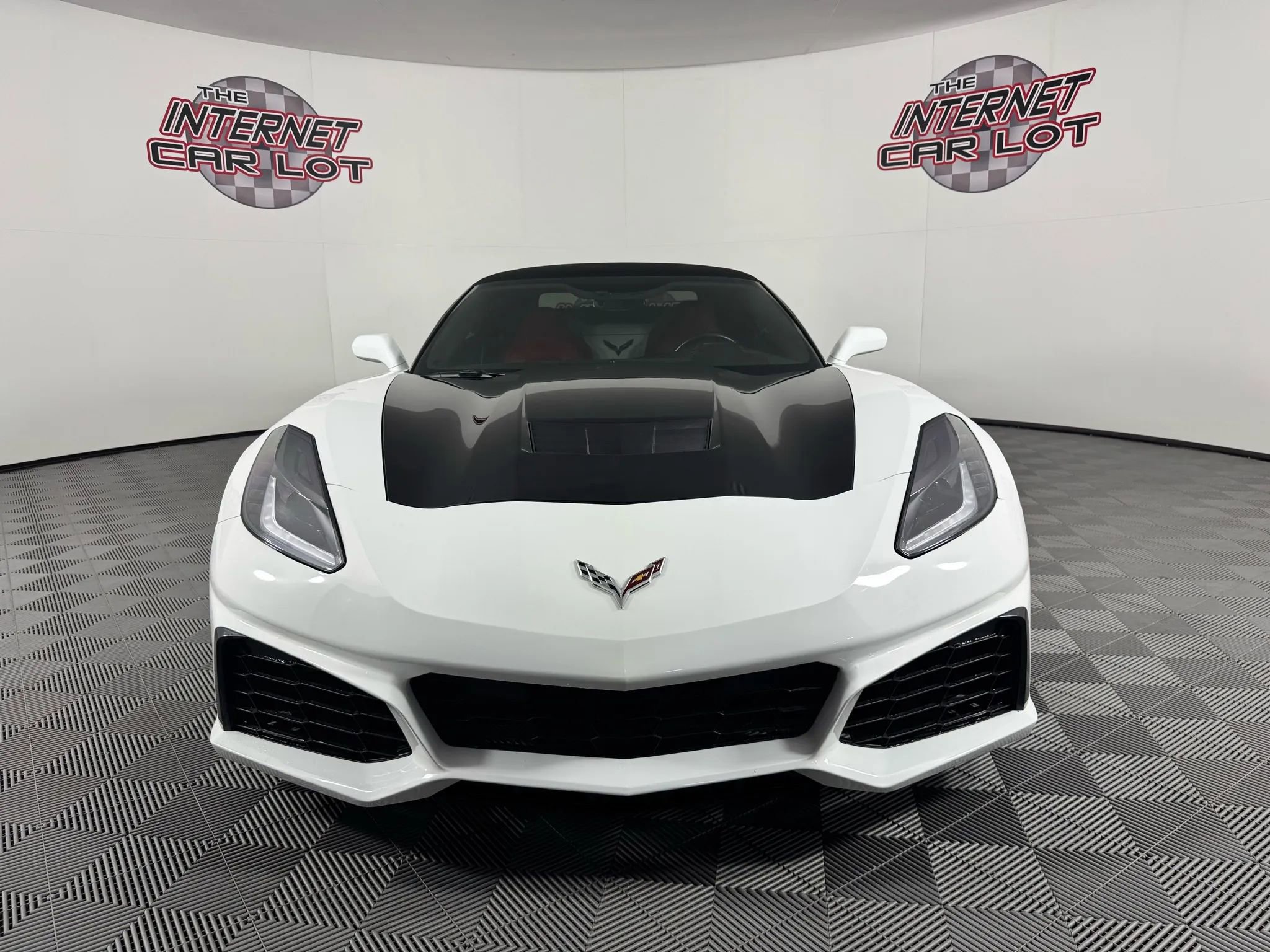 Used 2017 Chevrolet Corvette Stingray Convertible w/ 1LT image 3