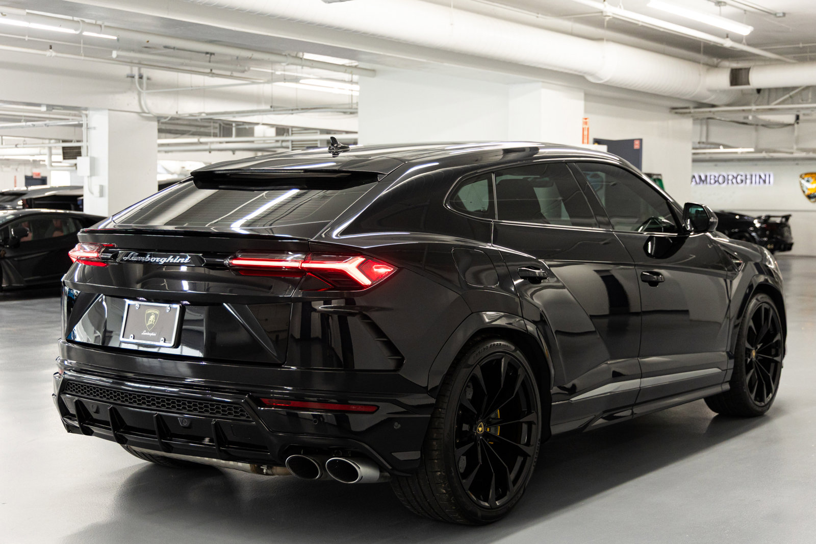 Used 2021 Lamborghini Urus AWD/4WD image 5