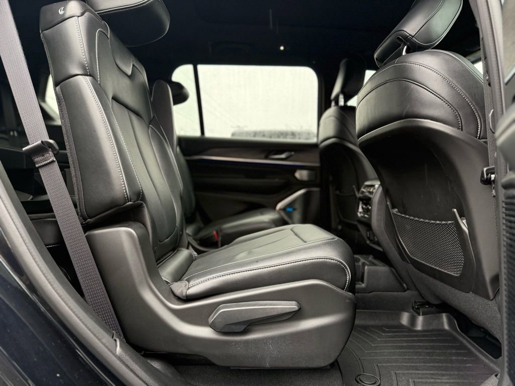 Used 2023 Jeep Grand Cherokee L Overland image 16