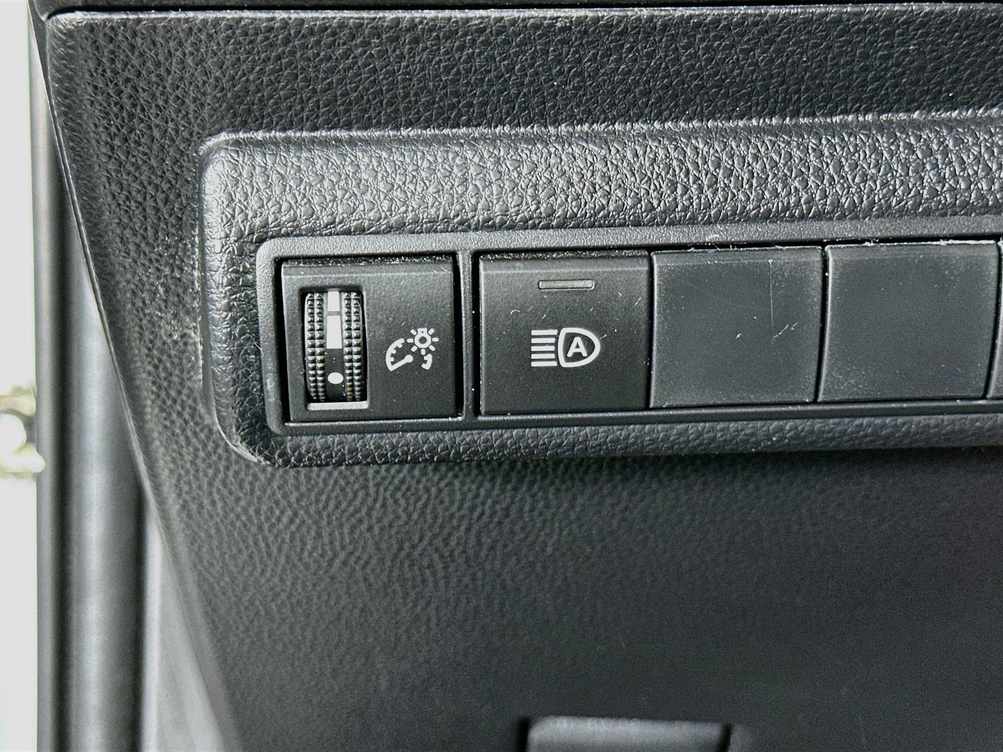 Used 2022 Toyota Corolla LE FWD image 16