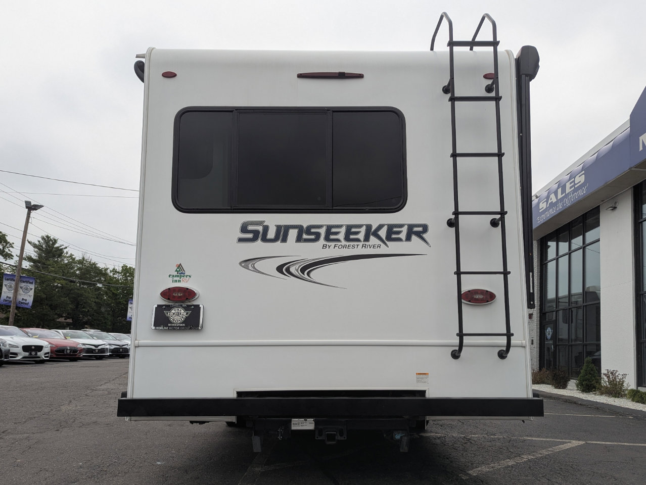 Used 2019 Chevrolet Express 4500 w/ RV Package RWD image 8