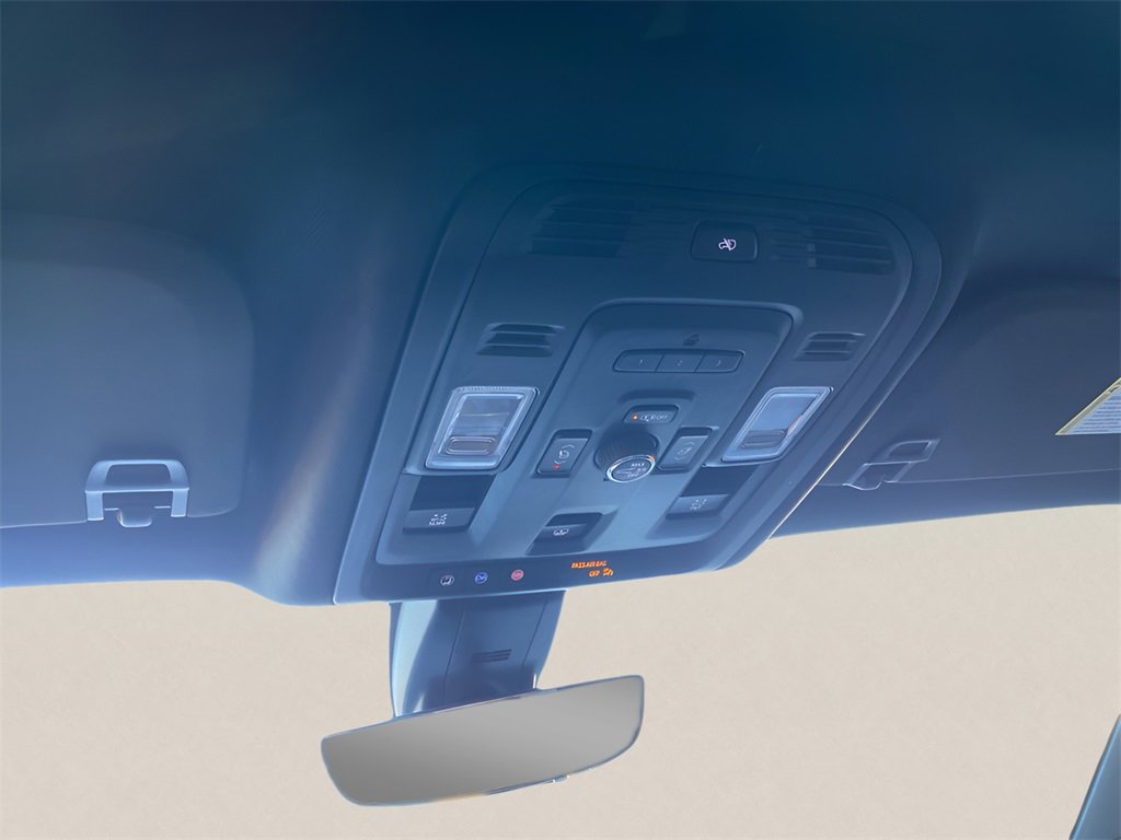 Used 2021 GMC Yukon Denali w/ Denali Premium Package image 27