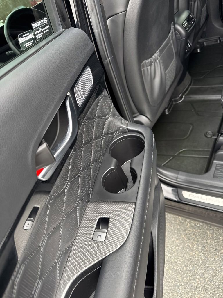 Used 2022 Hyundai Palisade Calligraphy image 32