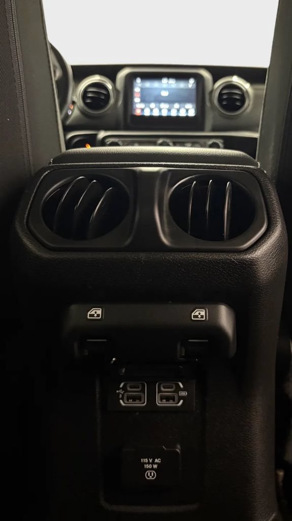 Used 2019 Jeep Wrangler Unlimited Sahara w/ Safety Group AWD/4WD image 23