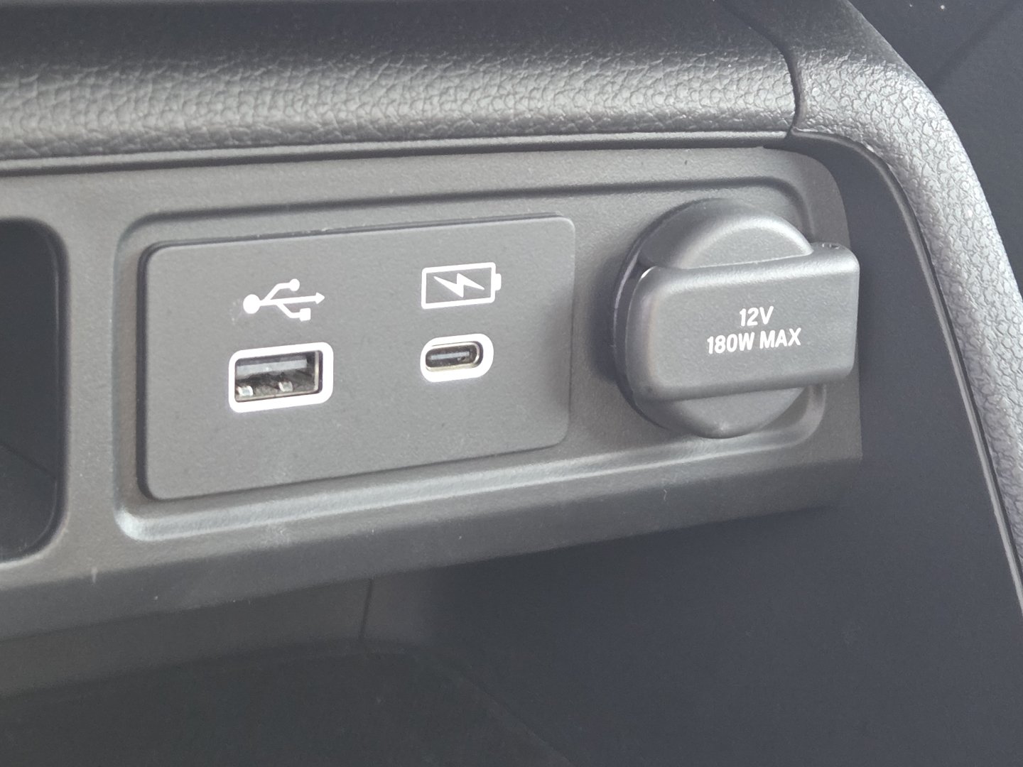 Used 2023 Honda Pilot TrailSport image 6