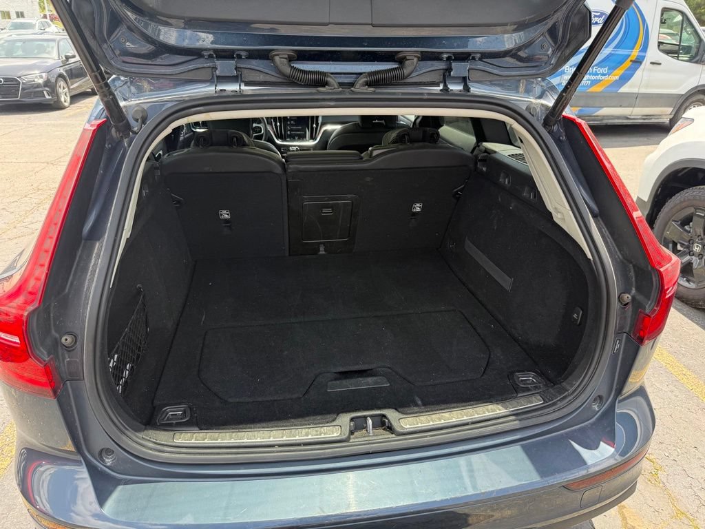 Used 2020 Volvo V60 T5 Cross Country AWD/4WD image 5