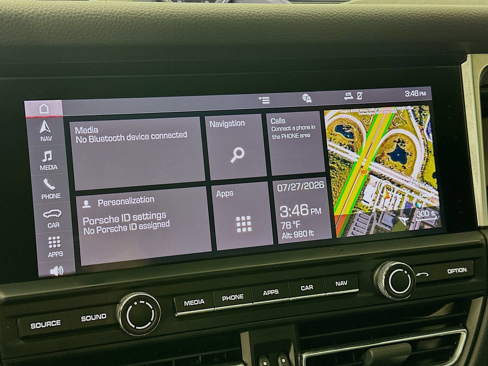 Used 2019 Porsche Macan AWD/4WD image 24