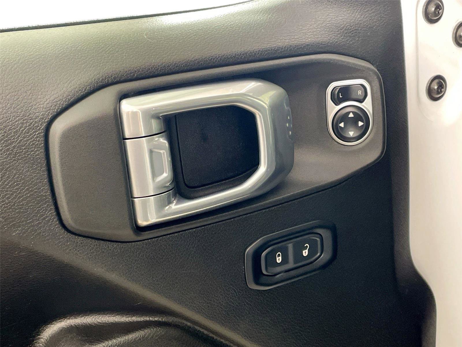 Used 2024 Jeep Wrangler Unlimited Rubicon image 18