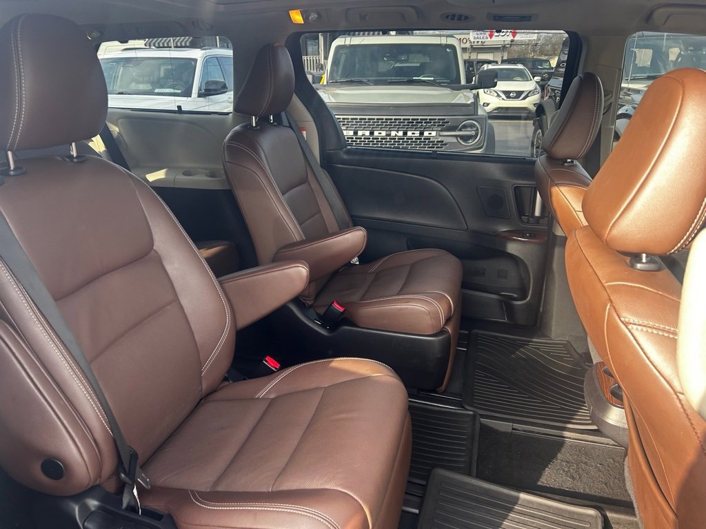 Used 2020 Toyota Sienna Limited Premium image 14