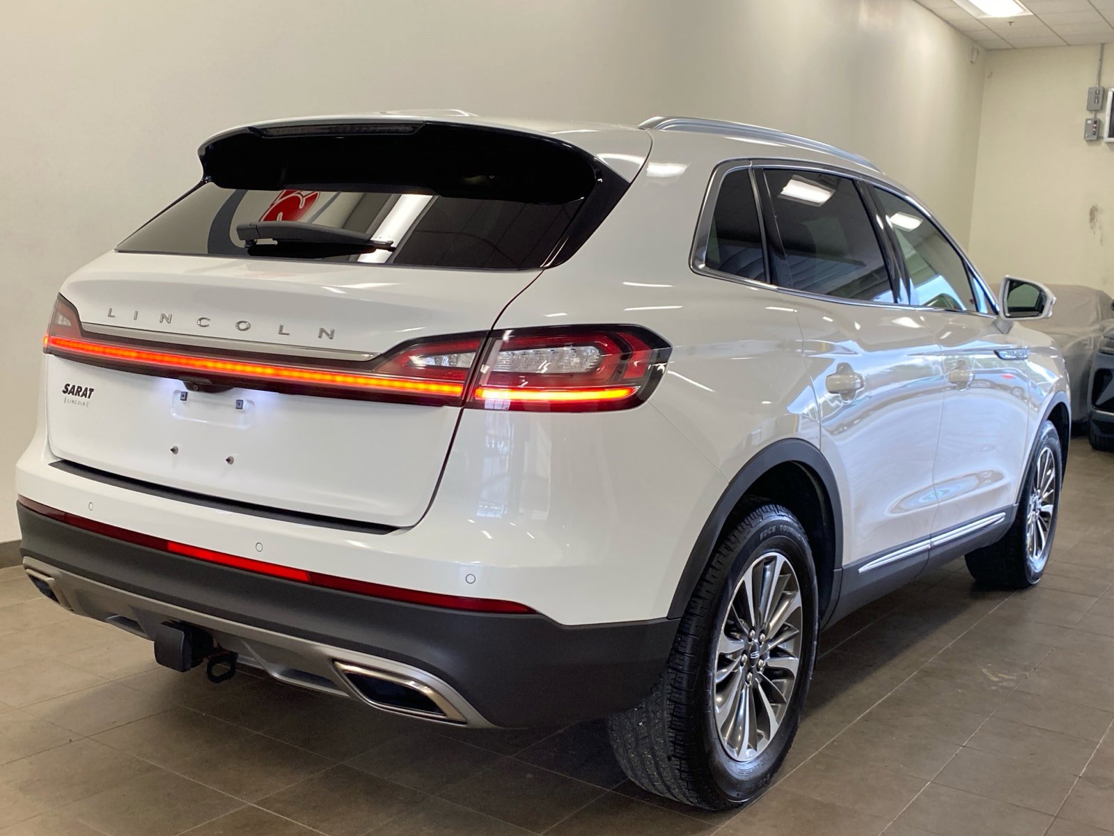 Used 2023 Lincoln Nautilus Reserve w/ Class II Trailer Tow Package AWD/4WD image 7