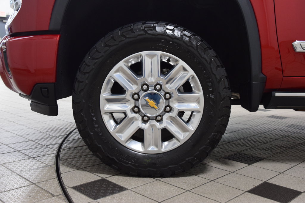 Used 2024 Chevrolet Silverado 3500 High Country w/ Technology Package AWD/4WD image 28