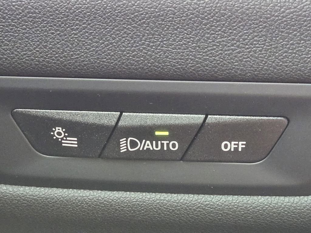 New 2026 BMW X5 xDrive50e w/ Executive Package image 24