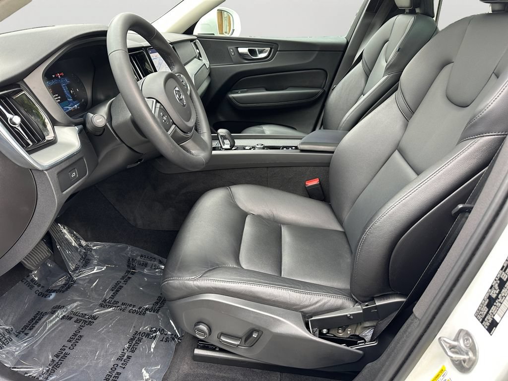 Used 2023 Volvo XC60 B5 Core w/ Climate Package AWD/4WD image 14