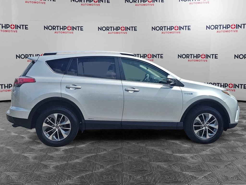 Used 2016 Toyota RAV4 XLE AWD/4WD image 7