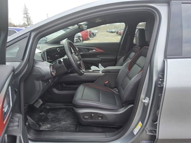 Used 2025 Chevrolet Equinox EV RS w/ Convenience Package II image 3