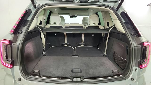 New 2026 Volvo EX90 Plus AWD/4WD image 44
