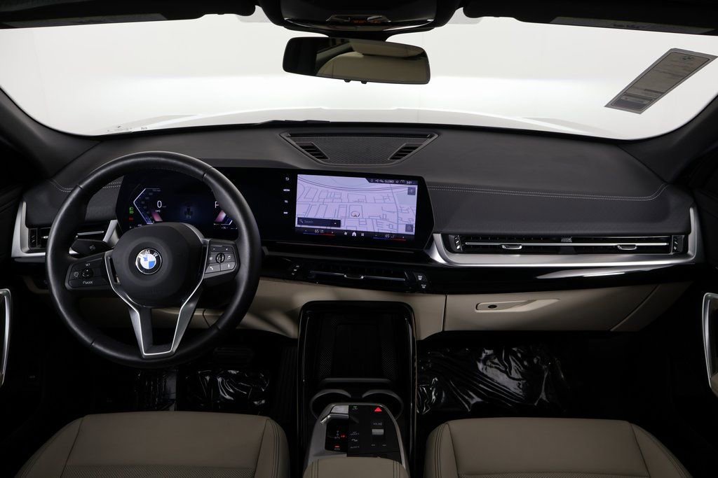 Used 2025 BMW X2 xDrive28i w/ Convenience Package AWD/4WD image 8