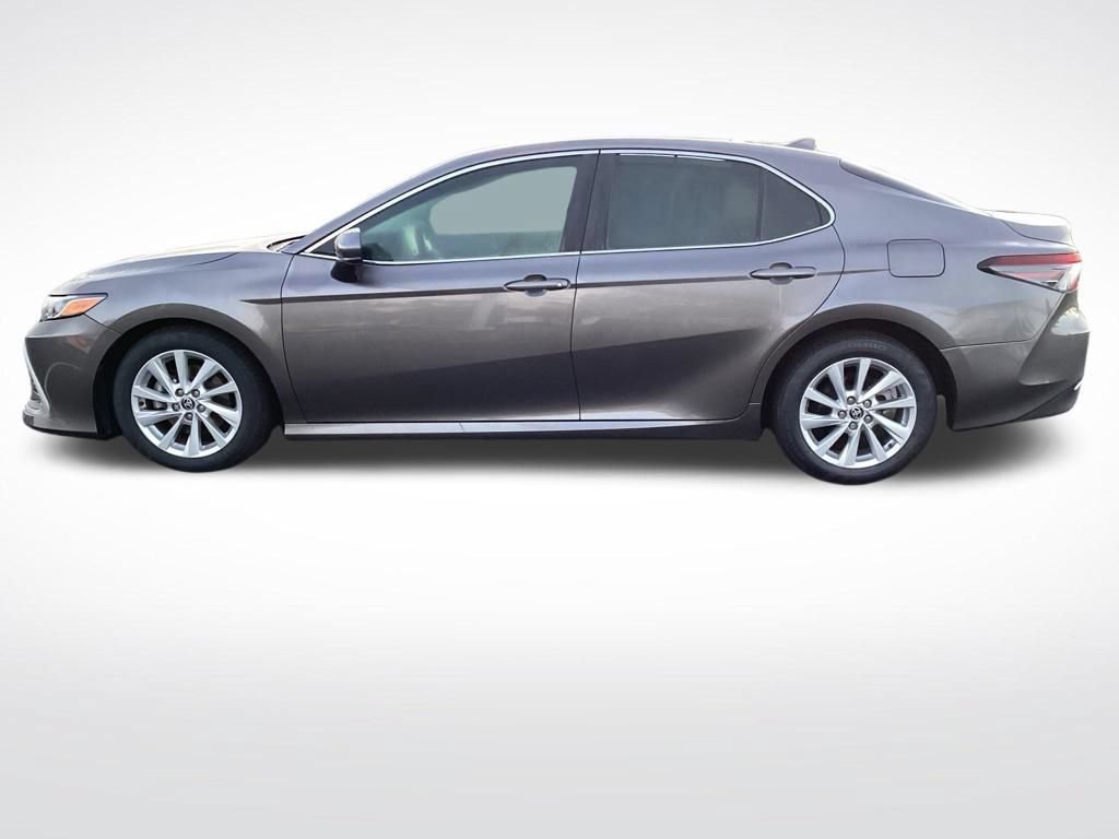 Used 2023 Toyota Camry LE FWD image 6
