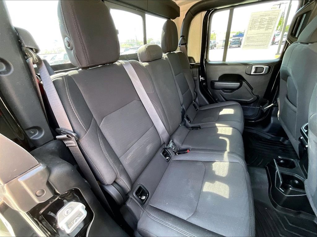 Used 2023 Jeep Gladiator Sport AWD/4WD image 15