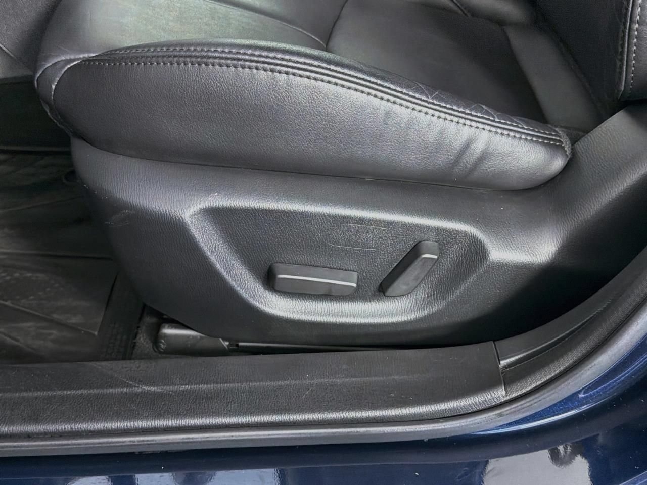 Used 2018 MAZDA MAZDA3 Touring FWD image 37