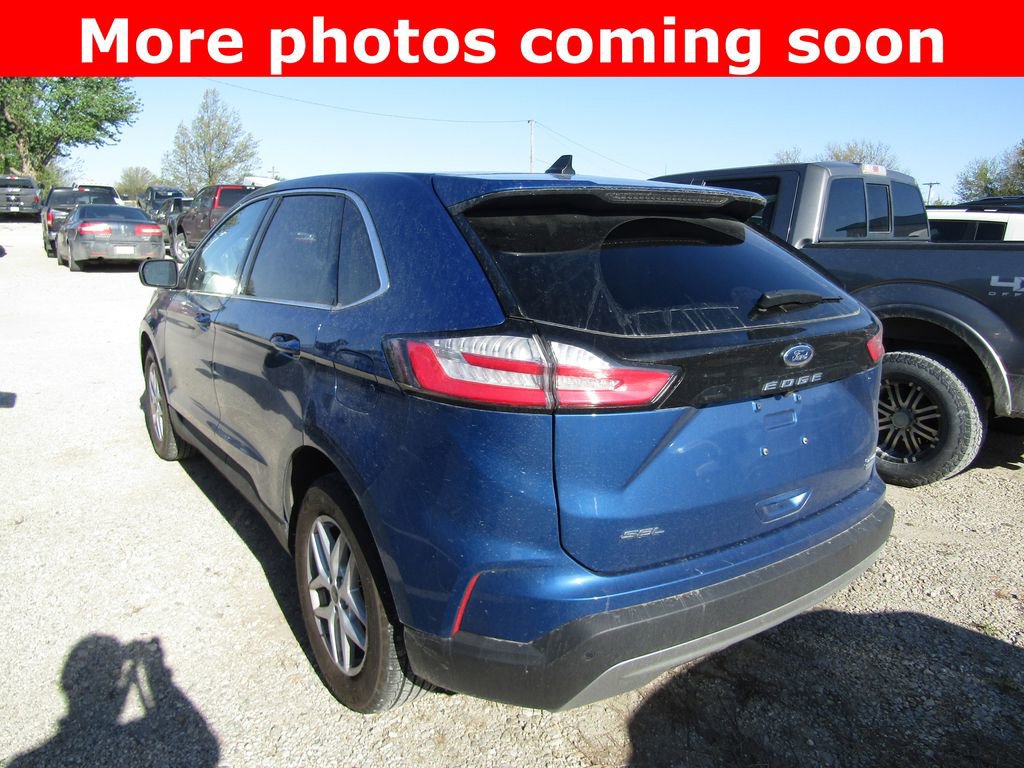 Used 2024 Ford Edge SEL w/ Convenience Package image 3