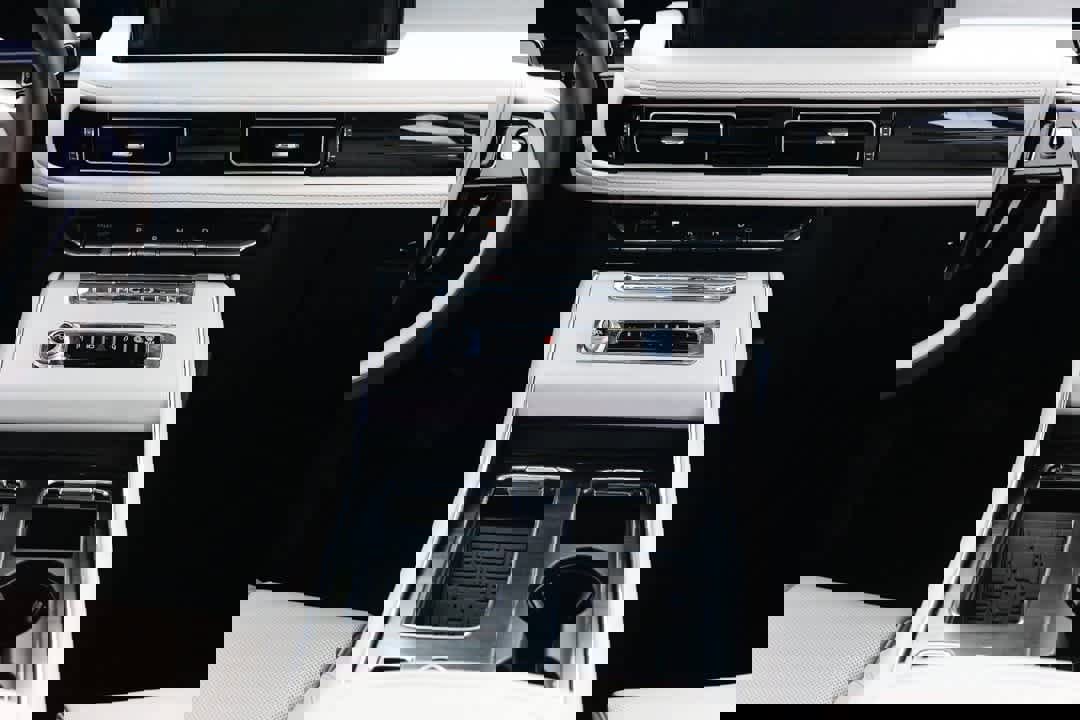 Used 2025 Lincoln Aviator Reserve w/ Equipment Group 201A image 22