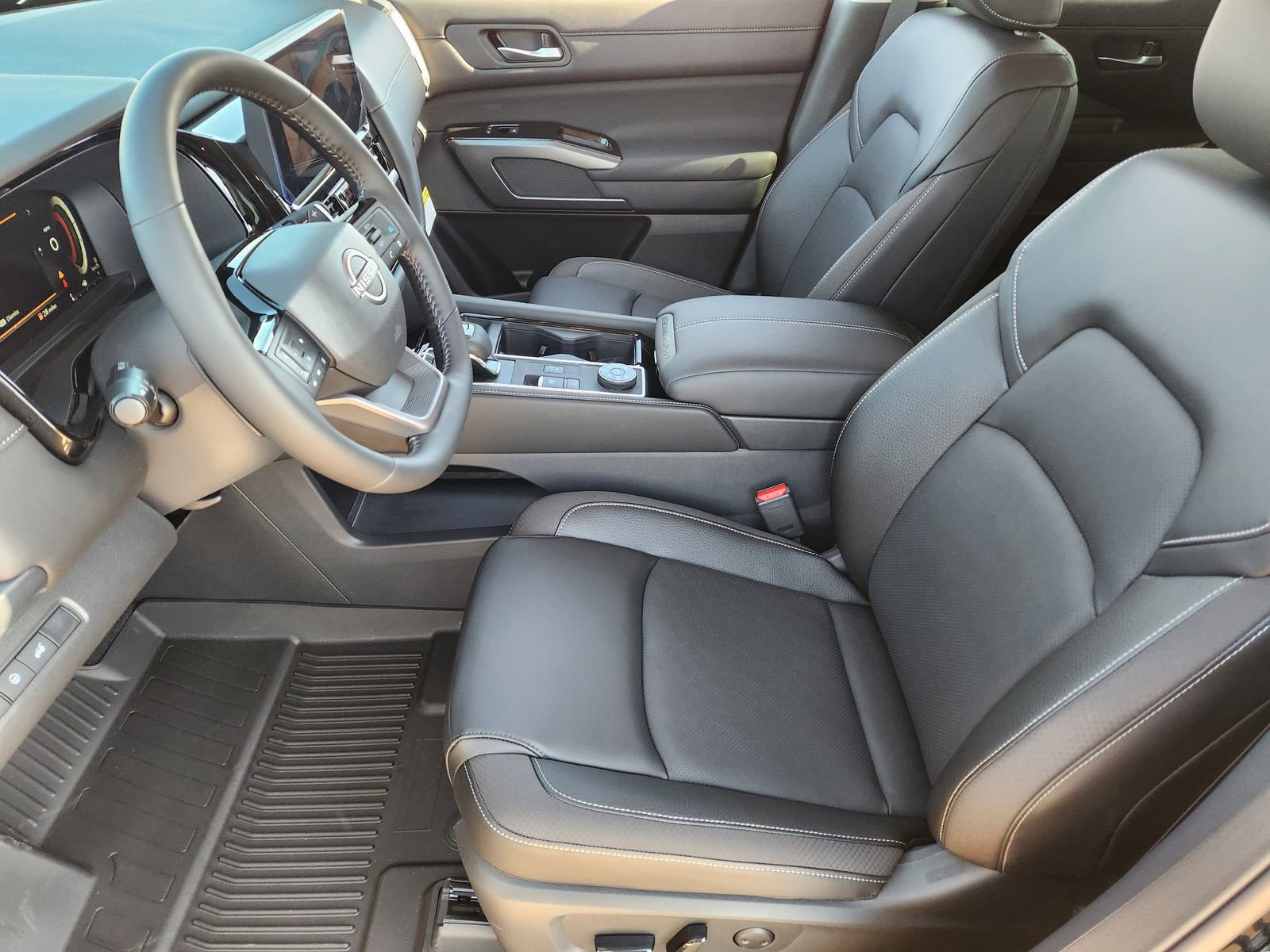 New 2026 Nissan Pathfinder SL image 13