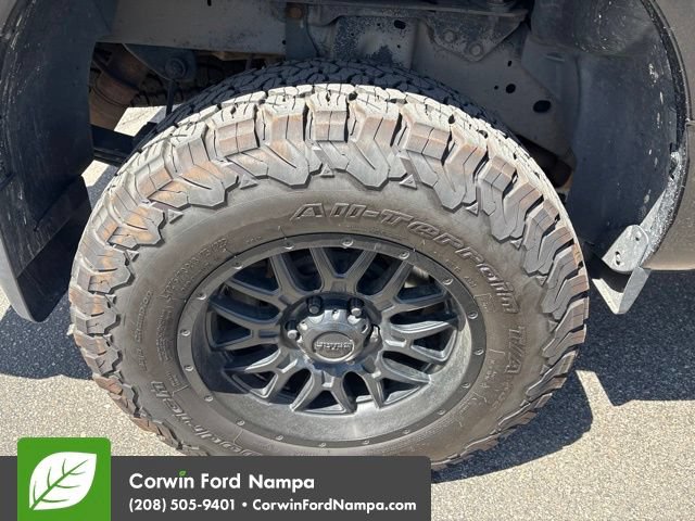 Used 2018 Nissan Titan SV AWD/4WD image 8