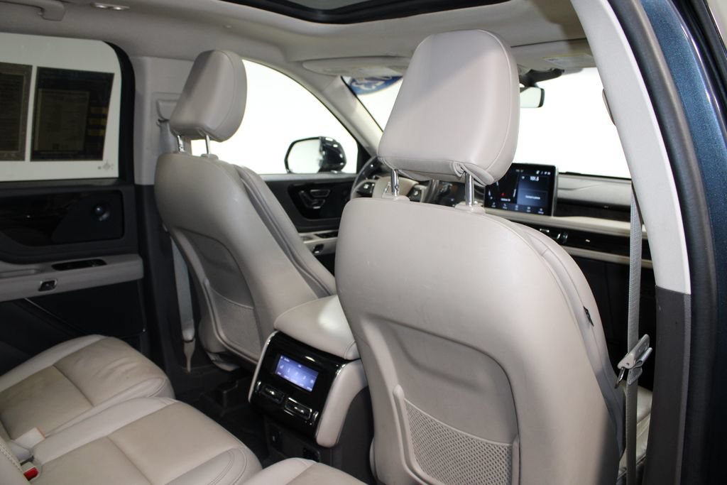 Used 2023 Lincoln Aviator Reserve w/ Equipment Group 201A AWD/4WD image 33