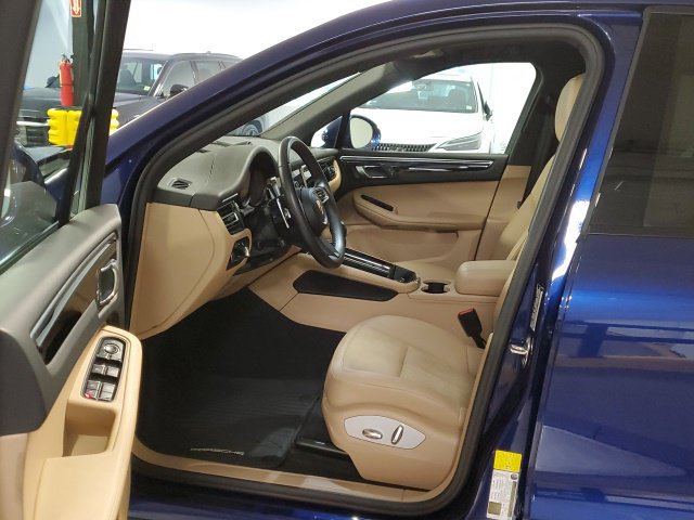 Used 2023 Porsche Macan AWD/4WD image 10