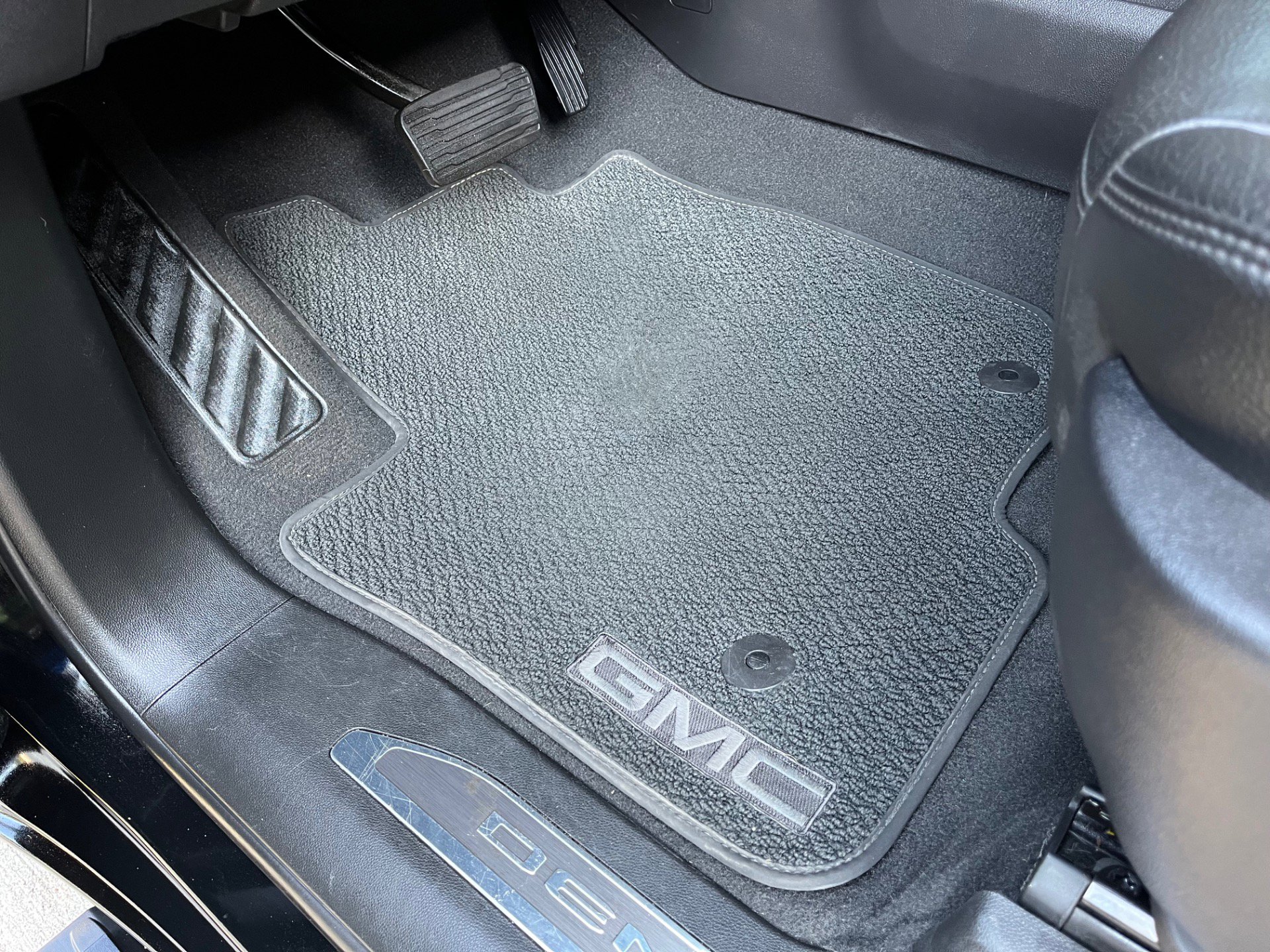 Used 2021 GMC Sierra 1500 Denali w/ Denali Premium Package image 17