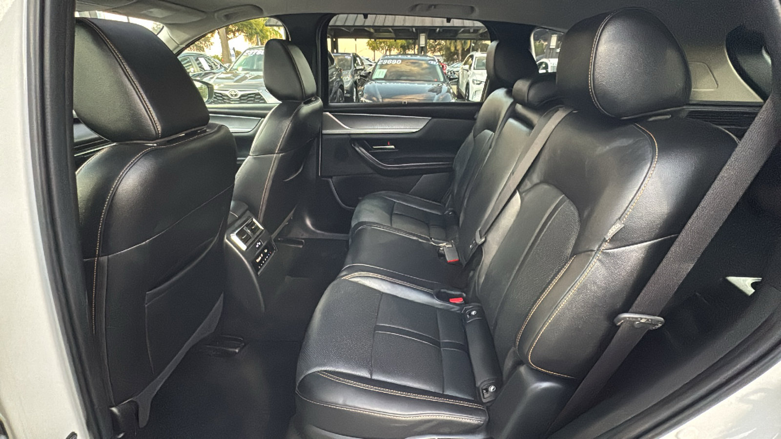 Certified 2025 MAZDA CX-70 3.3 Turbo w/ Preferred Package image 18