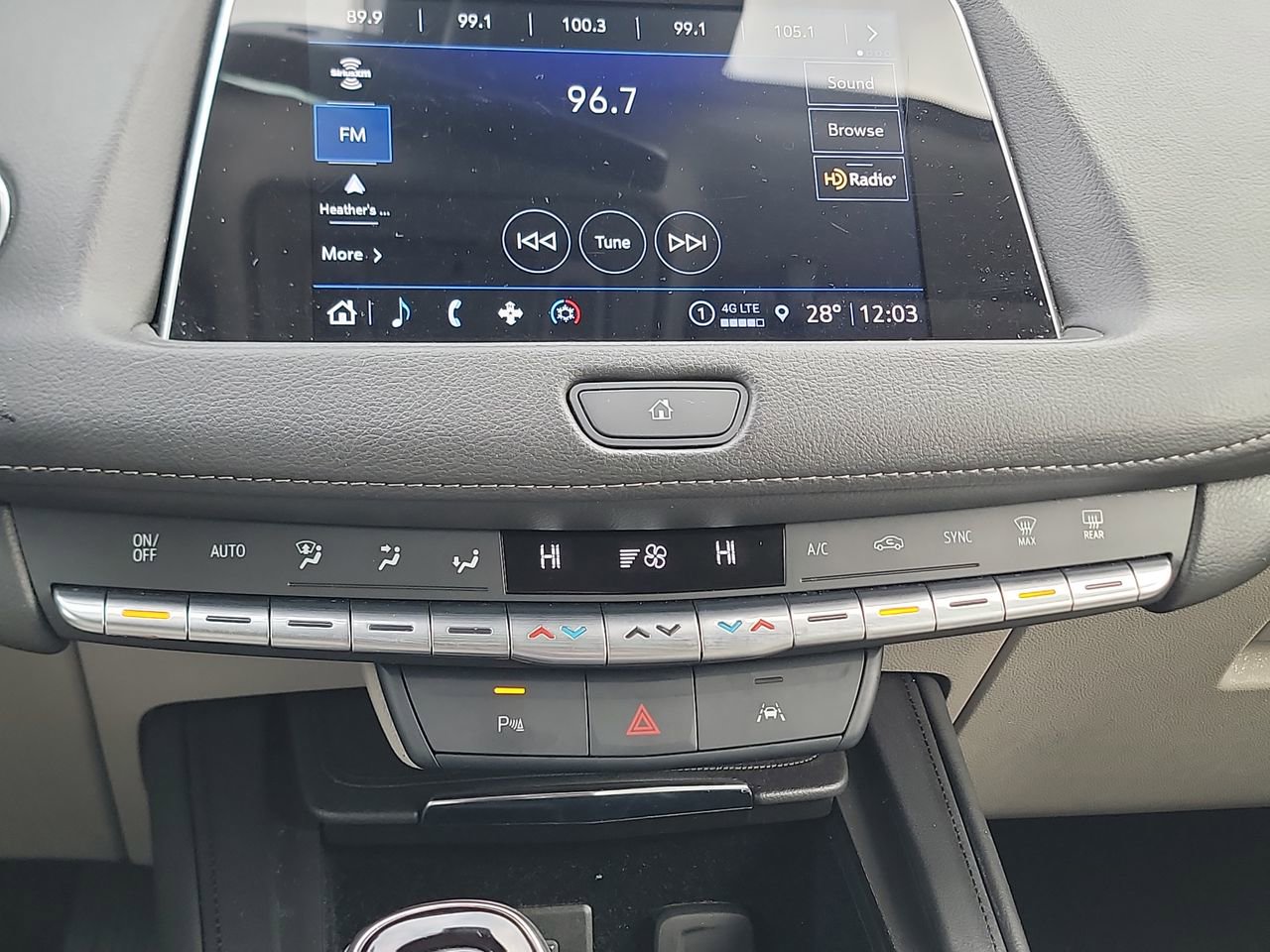 Used 2023 Cadillac XT4 Premium Luxury AWD/4WD image 18