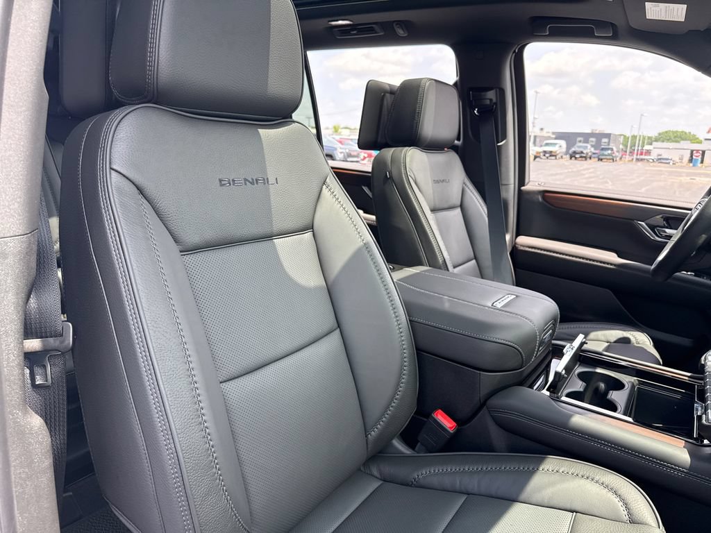 New 2026 GMC Yukon XL Denali w/ Denali Reserve Package AWD/4WD image 40