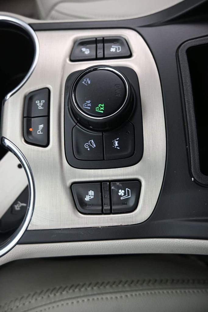 Used 2023 GMC Terrain Denali w/ Denali Premium Package AWD/4WD image 31