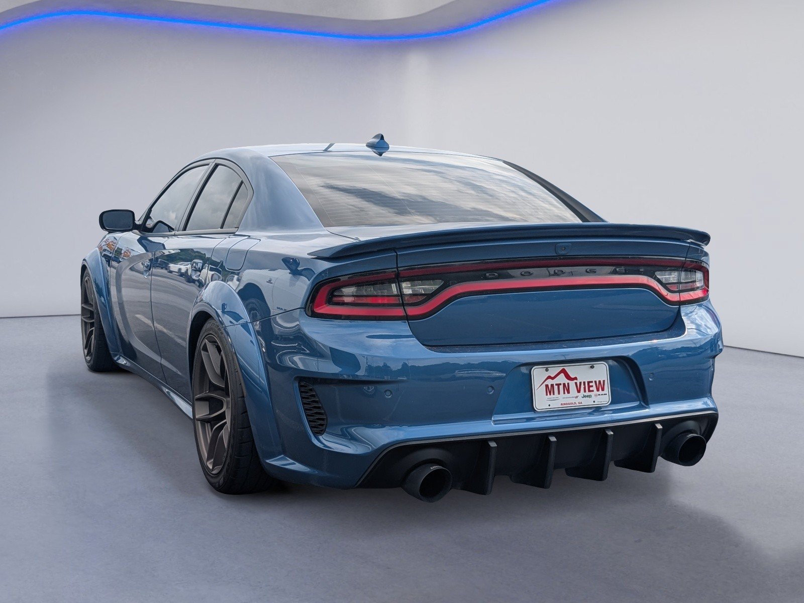 Used 2020 Dodge Charger SRT Hellcat w/ Carbon/Suede Interior Package RWD image 3