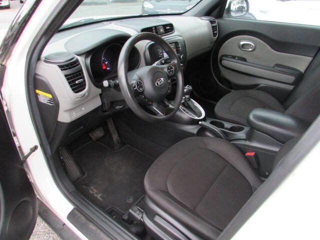 Used 2019 Kia Soul FWD image 12