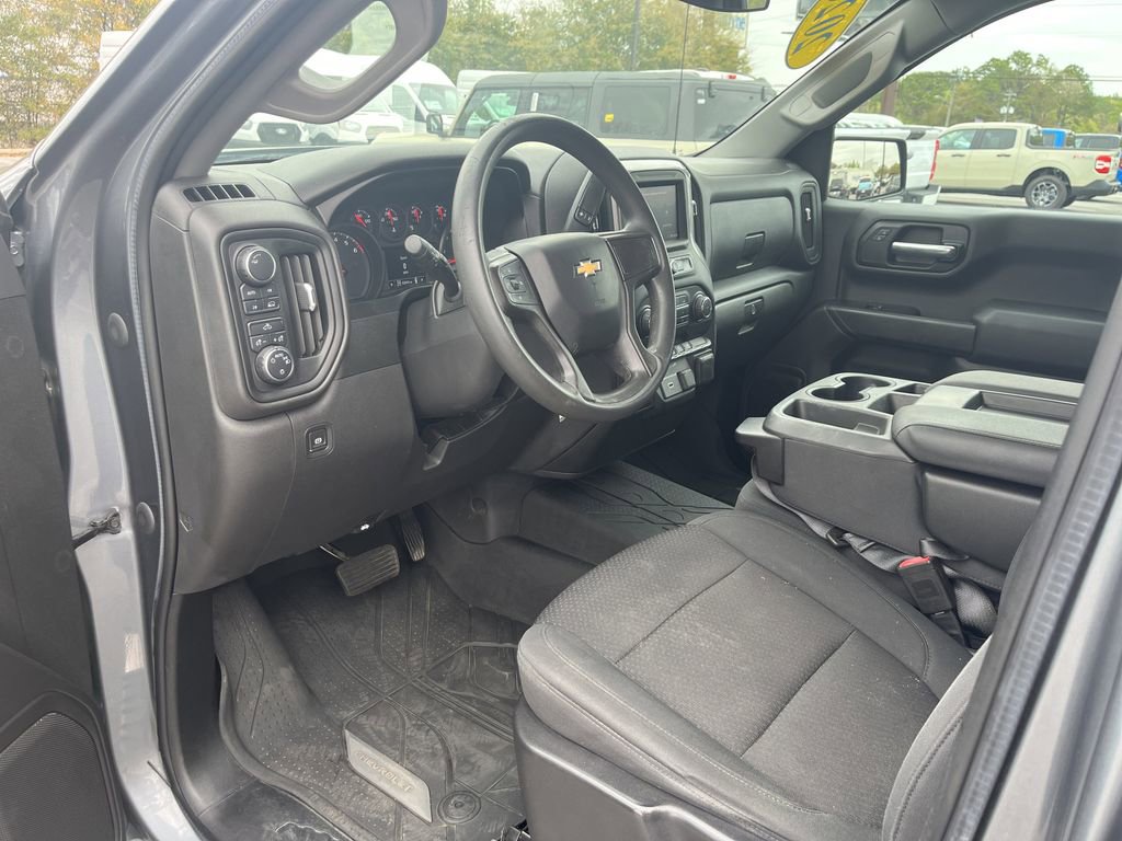 Used 2020 Chevrolet Silverado 1500 Custom w/ Custom Value Package image 11