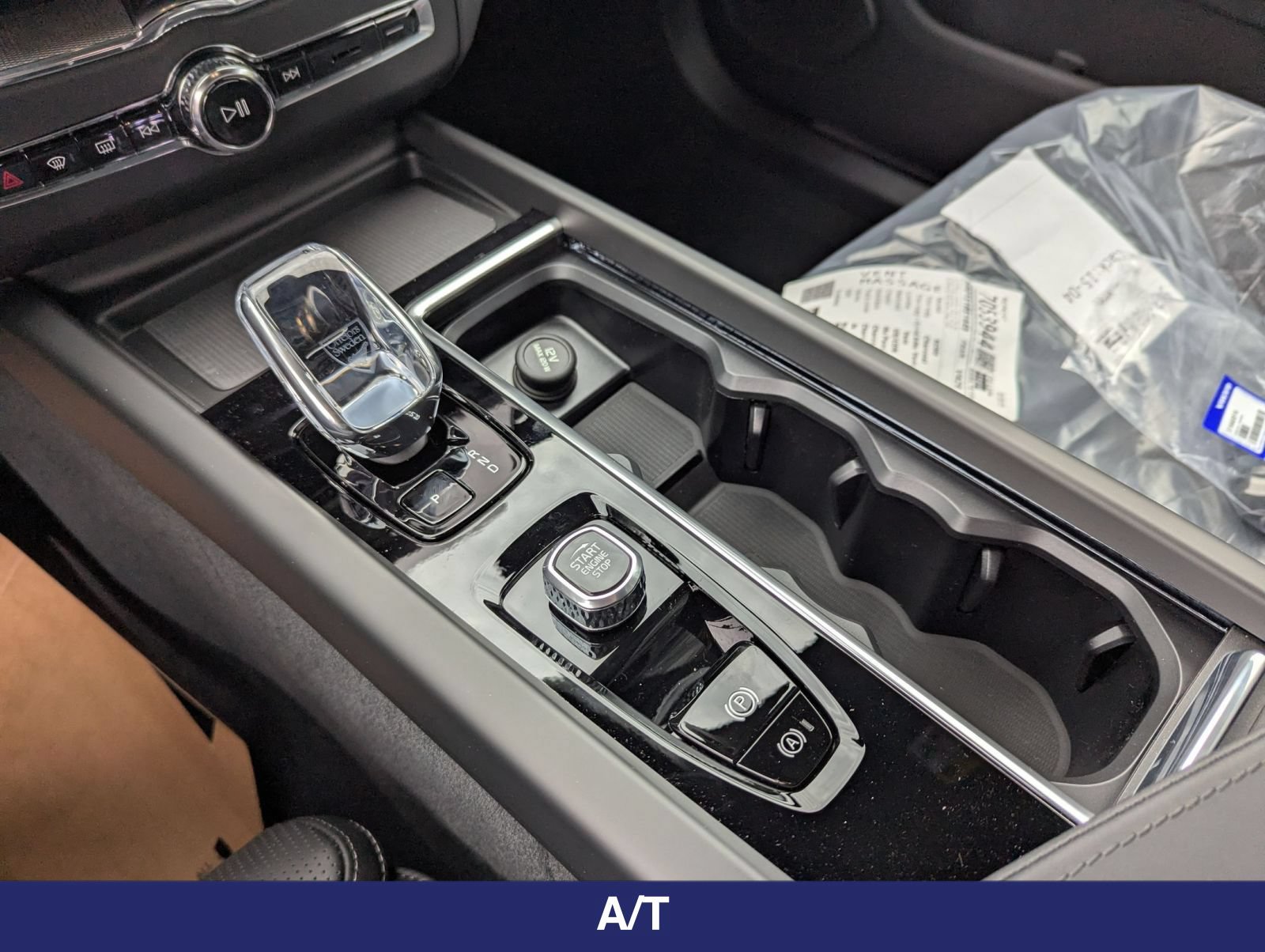 New 2026 Volvo XC60 B5 Ultra w/ Protection Package Premier AWD/4WD image 17