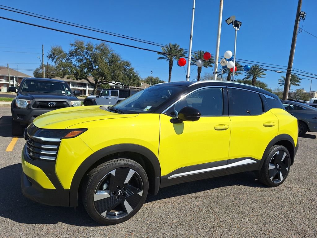 Certified 2025 Nissan Kicks SR w/ Interior Electronics Package image 9