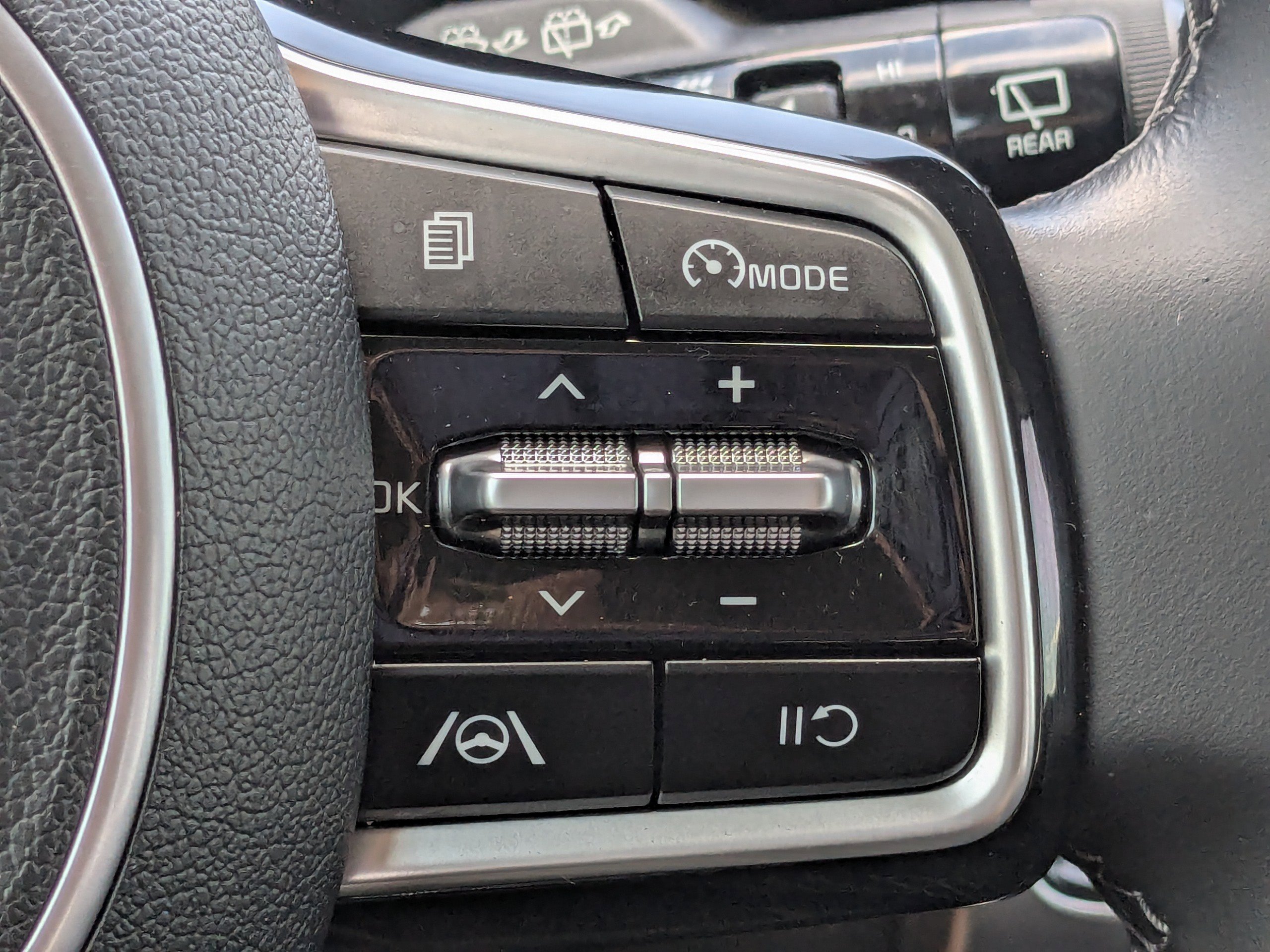 Certified 2022 Kia Sorento S image 34